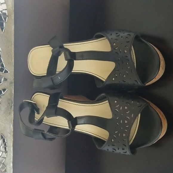 11W Black Wedge Sandals - Picture 1 of 4